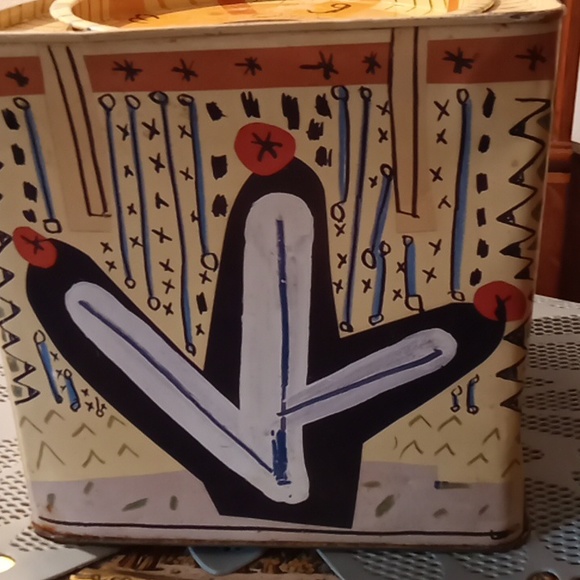 Biscgallery Square Storage Vintage tin box with lid . - Picture 4 of 6